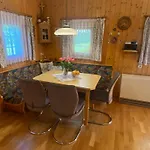 Semesterbostad Troadkastn Familie Fritz *